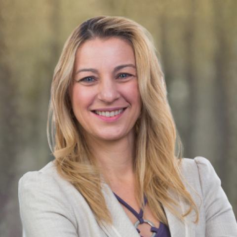 Photo of Jennifer Strong